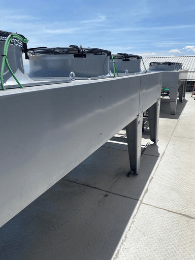 Dry cooler unit for free cooling and energy efficiency