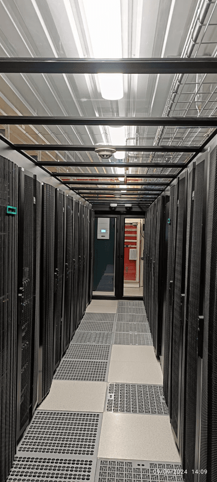 Structural detail of modular raised floor system