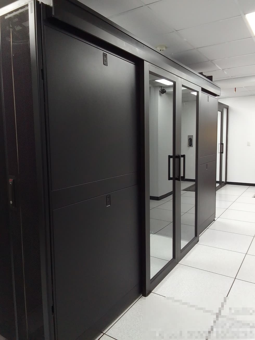 Complete raised floor installation for DPC and equipment rooms